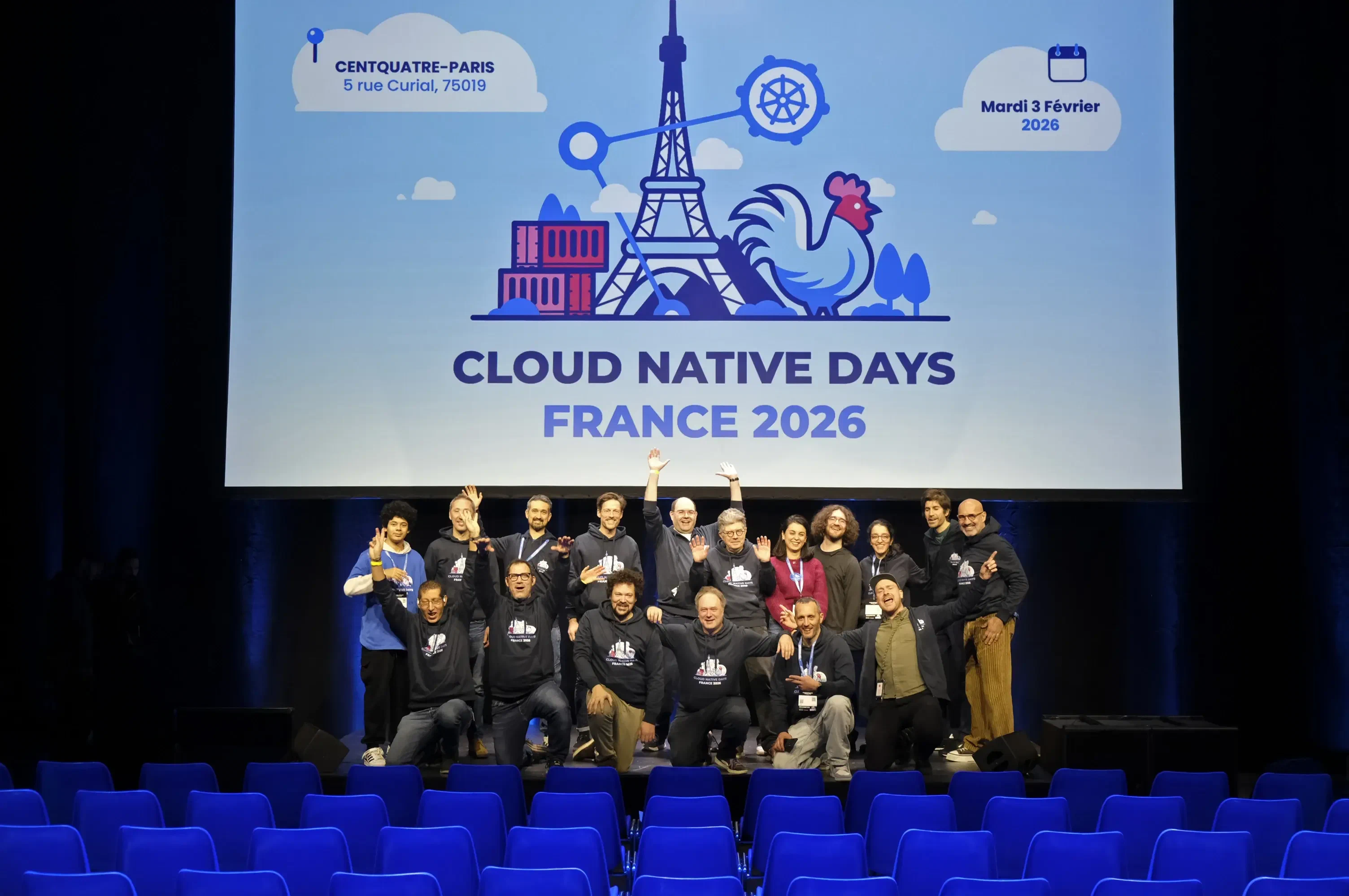 Staff CND sur la scene de la salle keynote